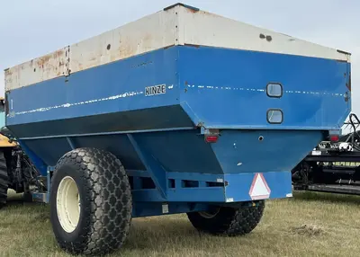 Used 1993 KINZE 840 Grain Carts South Dakota US | Proxy Equipment #1385304