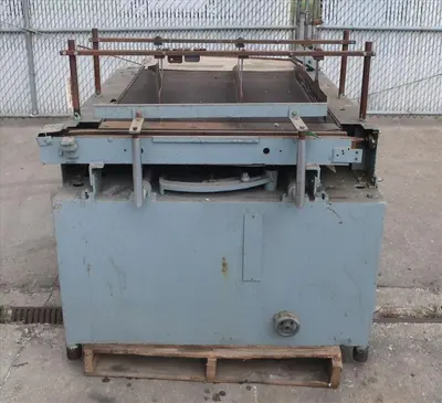 SPC8567  Accumulation Table 30" x 44" rectangular bottle feed table CS