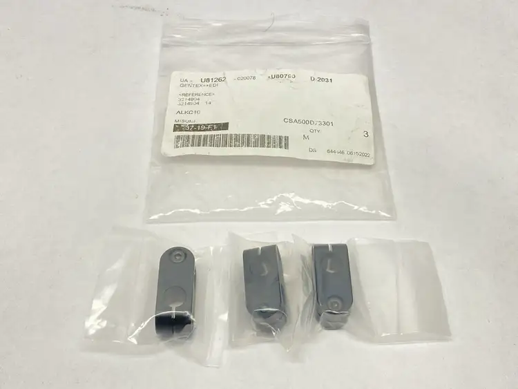 New | in-Stock MISUMI COMPACT STRUT CLAMP 10MM POST DIAMETER LOT OF 3 Clamps | Maverick Industrial Sales #1119669