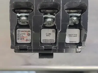 USED SQUARE D QOB330