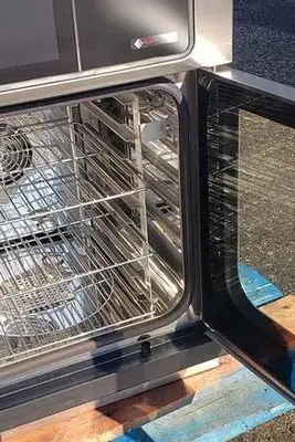 Details  Condition  Used – like new  Henny penny combi steam oven used couple times Like Brand NEW size W 22" x D 26" x H 30" Elcteric 3 Phase 208 volt  Henny penny combi steam oven