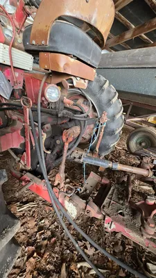 FARMALL 560 Tractor | Iron Listing (26)