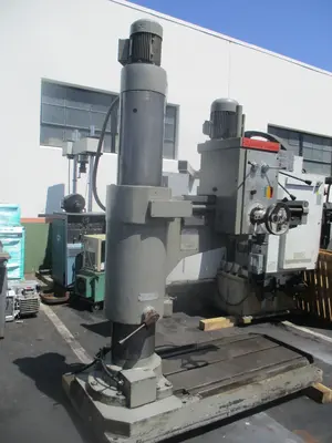 4' -12" Clausing, radial drill