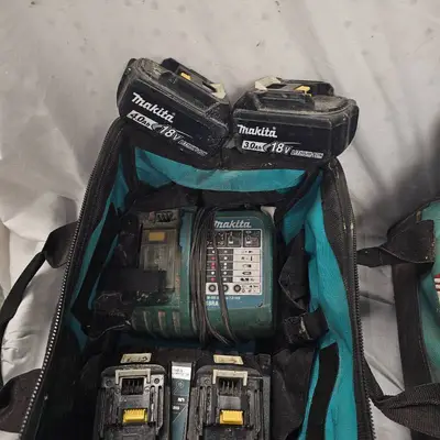 Makita 28V Cordless Kit, Circular Saw, Driver Impact and +B39:B628 Batteries w/ 5 Chargers-works