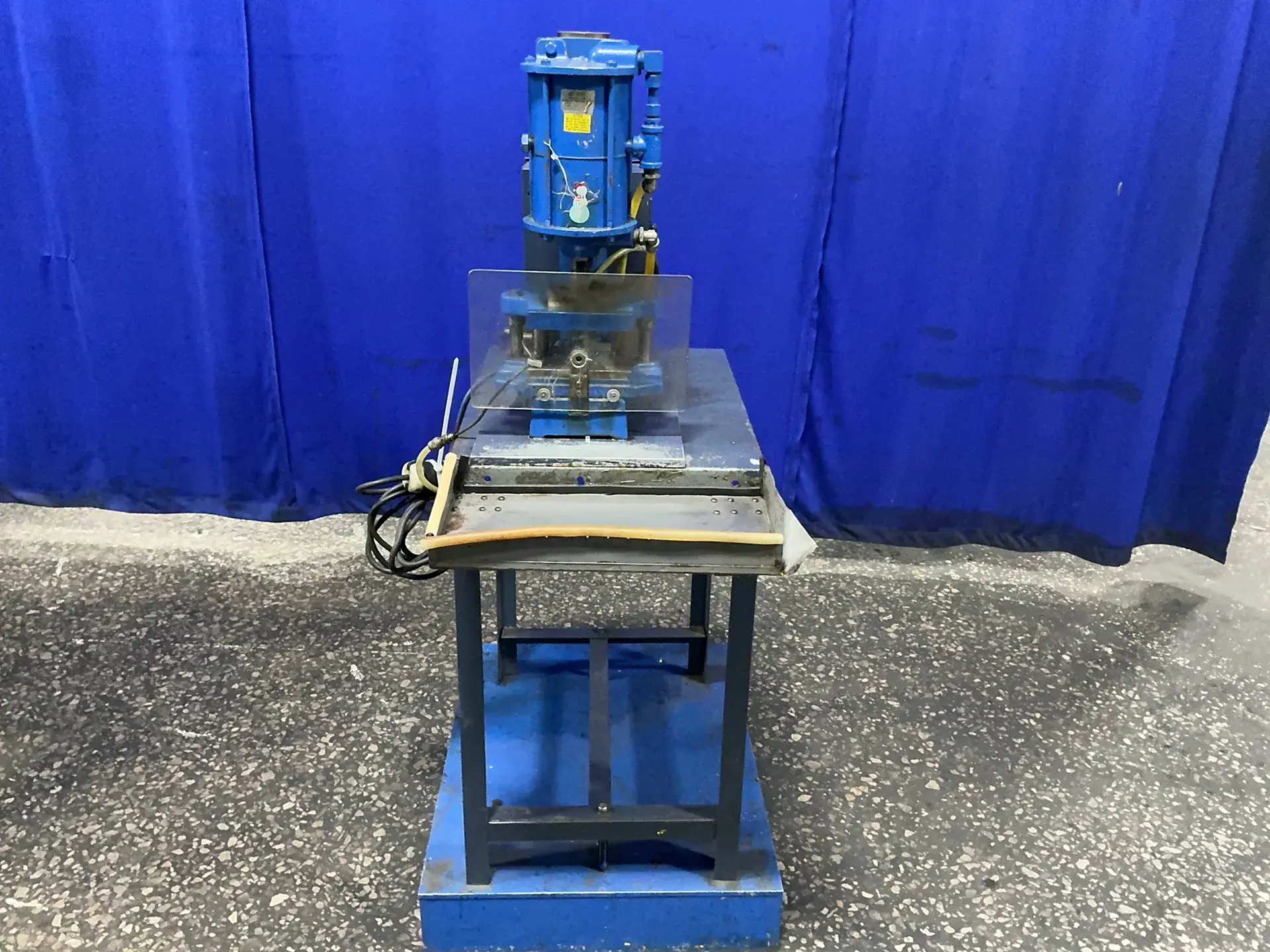 Used _UNKNOWN_ _UNKNOWN_ Clinching Machines Ohio US | HGR 24 #1521418