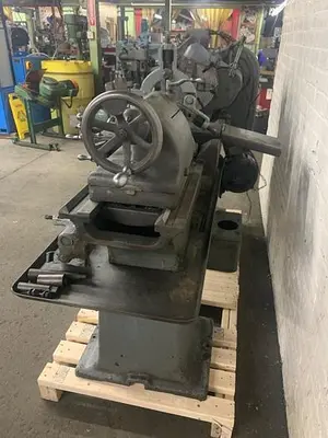 LeBLOND 17″ x 34″ Regal Engine Tool Room Lathe – War Finish Circa 1940