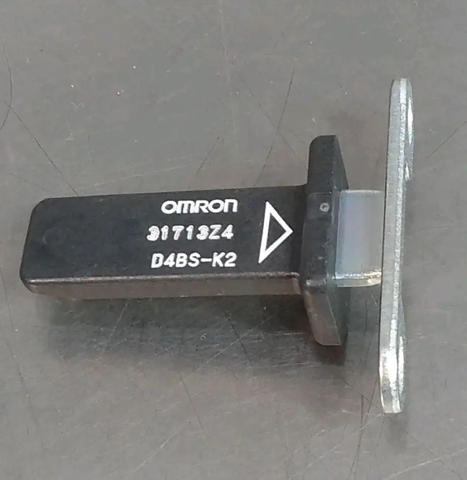 Omron D4bs-K2 Right Angle Actuating Key Loc4D1