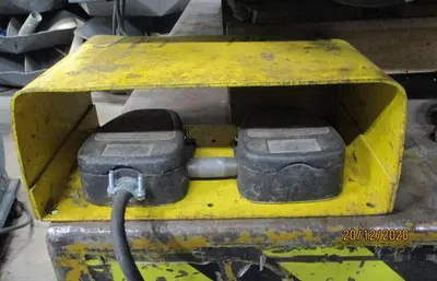 USED ECOA 2,500 LB 48" X 48" SCISSOR-LIFT