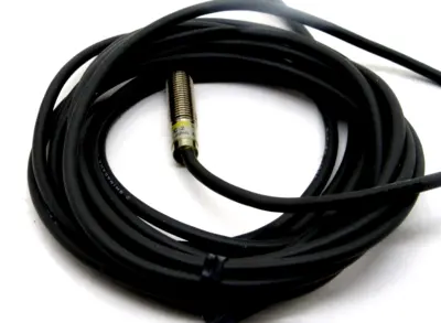 NEW OMRON F92A-C-2 PROXIMITY SWITCH F92AC2