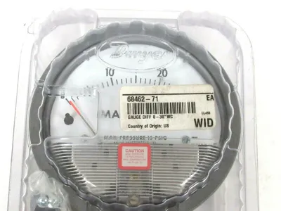 NEW DWYER 68462-71 PRESSURE GAUGE 6846271