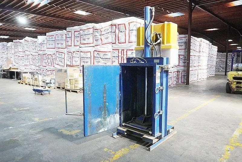 55 GALLON DRUM VESTIL HYDRAULIC CRUSHER & COMPACTOR, MODEL #WBB3147055: YOBRO #24913