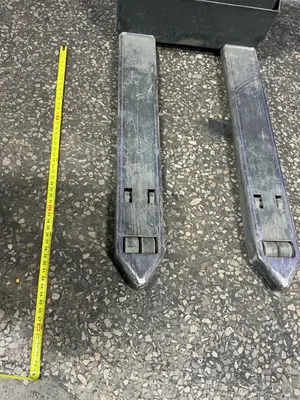 USED RAYMON 8210