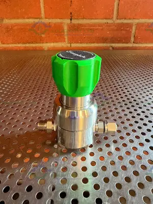 Used SWAGELOK KPR1JRA427A20000 STAINLESS STEEL PR REGULATOR, 0 TO 500 PSIG Valves/Fittings California US | Equipment Lab #1517838