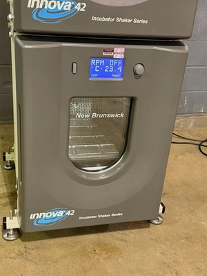 Used _UNKNOWN_ _UNKNOWN_ Incubator Shakers Ohio US | Federal Equipment Company #1365540