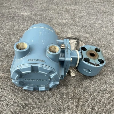 Used Rosemount 8732CT03N0M4    8711TSA005U5N0G1 Meters - Misc California US | Davliegogo LLC #1707921