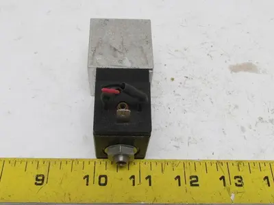 ARO Fluid Power CAT66P-024-D-G 119690-39 2-Way Solenoid Valve 24VDC 15W 1/4" NPT
