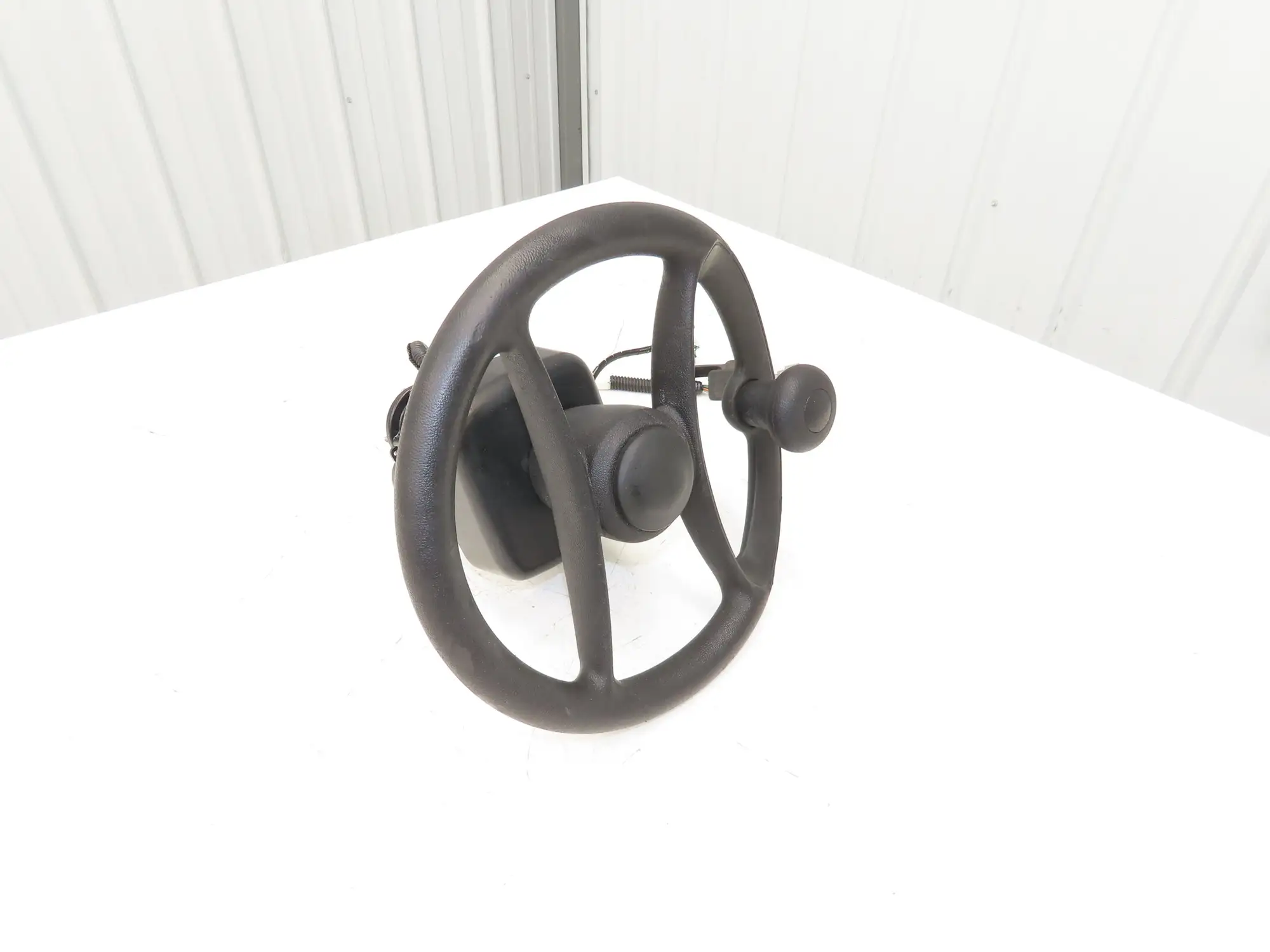 Hyster 8808585 Forklift Steering Wheel & Bracket Assembly Removed From E80XN
