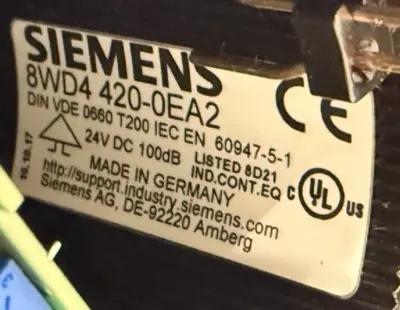 NEW SIEMENS 8WD4 420-DEA2 CONTINUOUS LIGHT 8WD4 420DEA2