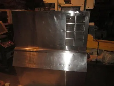 USED MANITOWOC C6105-BIN
