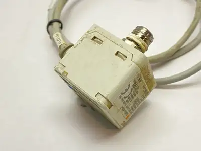 ISE40A-N01-T | SMC  Pneumatic Pressure Switch -  For parts or not working