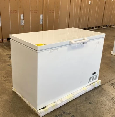 171-0390 50" Solid Top Self Contained Ultra Low Temperature Chest Freezer