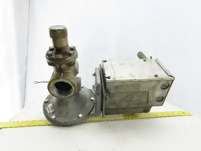 Barber-Coleman EA57 Actuator 0.65A 120V 60Hz 40W W/1008A-3 1-1/2 NPT Gas Valve