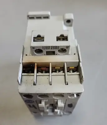 ALLEN BRADLEY 100-C09*10 SER A CONTACTOR*(BIN354)