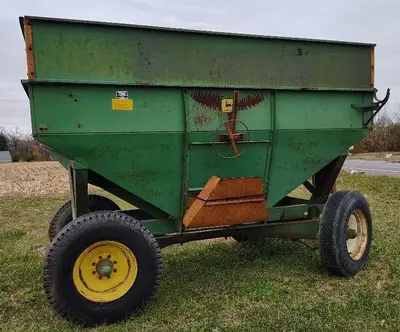 Used 1978 JOHN DEERE 350-22 Gravity Wagons Louisiana US | Proxy Equipment #1385302