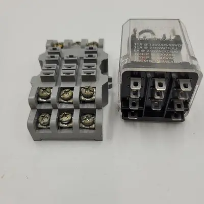 USED MAGNECRAFT MAGNECRAFT RELAY W388ACPX-14 120VAC 50/60 HZ C3 WITH RELAY BASE TYCO 27E121