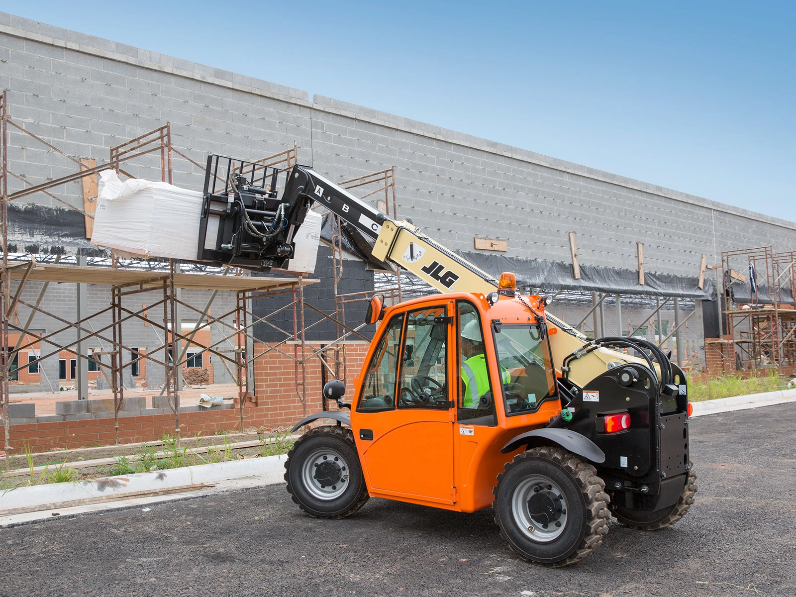 USED 2020 JLG G5-18A