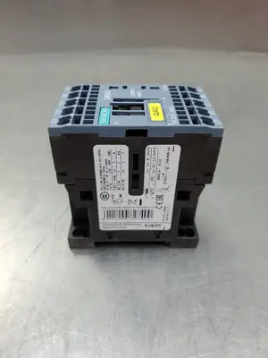 Siemens 3RT2015-2BB42 SIRIUS Contactor, 24VDC. 4C-44