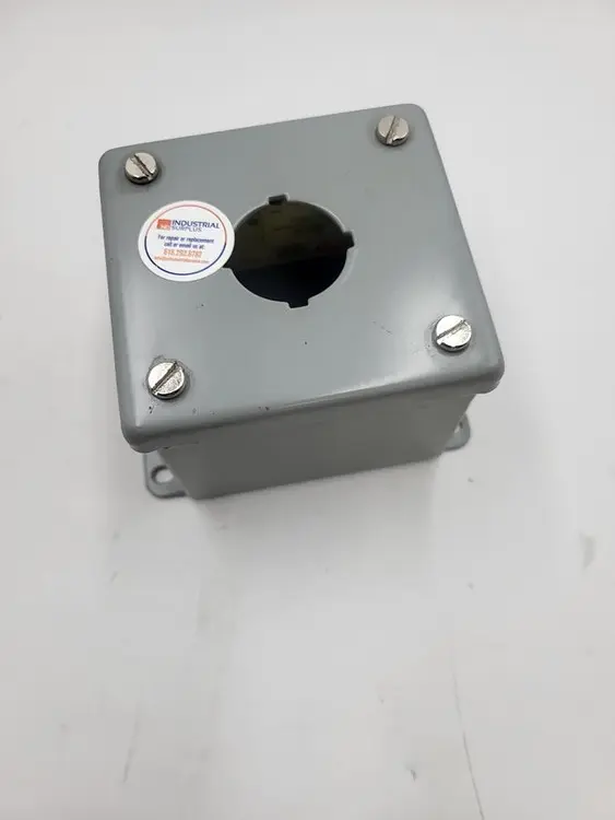 Used NVENT NVENT HOFFMAN 58010 SCREW DOWN COVER Nuts & Screws | ND Industrial Surplus #1217165