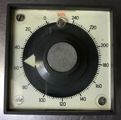 ATC TIMER 309E019A04PX 120V 60Hz 0-240 Min. Loc.5A