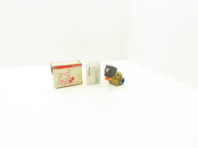 Honeywell Skinner Solenoid Valve Two Way Coil Voltage 240VAC 3/4" NPT 5-150 PSI