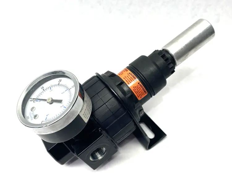 Used PARKER COMPACT REGULATOR, 1/4" PORTS, W/ GAUGE Air Pressure Regulators Michigan US | Maverick Industrial Sales #1093089