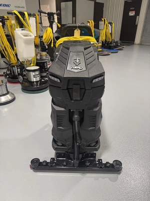 Onyx R25 Wet/Dry Vacuum w/Squeegee NEW