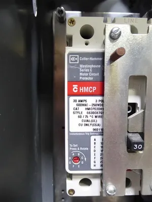 Cutler-Hammer AN40DGA3 Combination Starter Ser. B1 Size 1 27A Used