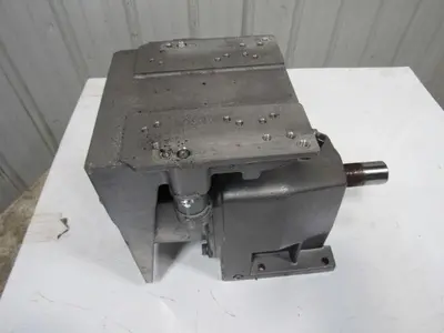 Nord SK32-VLMKN213-213T  In Line Speed Reducer 3.75:1 Ratio