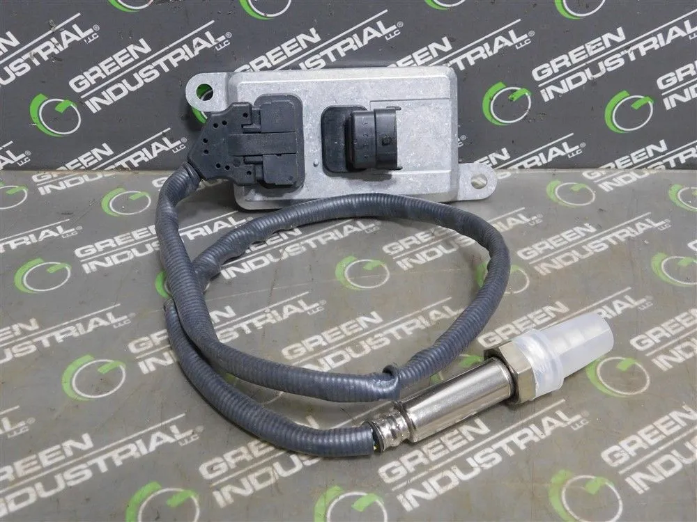Unbranded 5WK9 6717A Nitrogen Oxide Sensor 21984358 SNS 24V Used