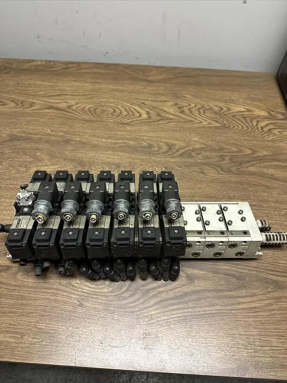 Used SMC VP7-6-FG-D Solenoid Valves | Surplus Asset Holdings #1204206