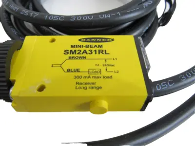 NEW BANNER SM2A31RL PHOTOELECTRIC SENSOR