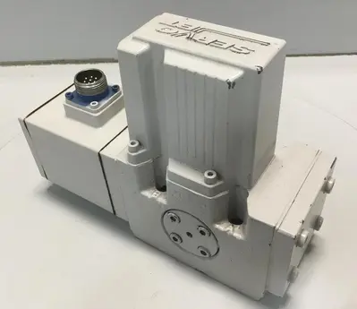 USED MOOG D661-5009