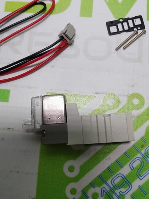 NEW UNIVERSAL INSTRUMENTS SMC SYJ3140-5LZ
