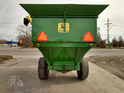 USED JOHN DEERE 1210A