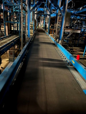 FKI Logistex 18 in. x 30 ft. Powered Belt Conveyor