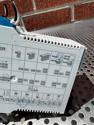 Used ENDRESS + HAUSER NIVOTESTER FTL 325P-O3E3 VIBRONIC POINT LEVEL DETECTOR Electronics & Components California US | Equipment Lab #1271600