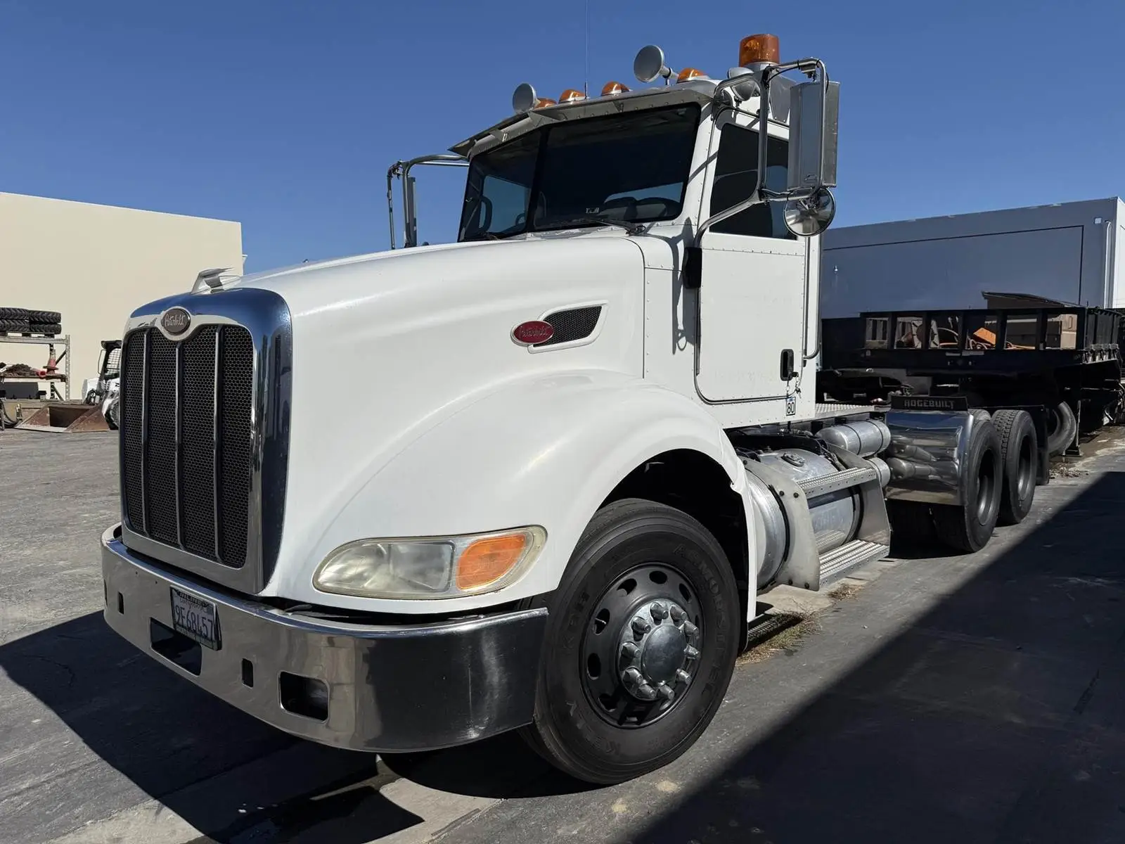 USED 2012 PETERBILT 386