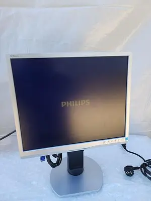 PHILIPS MONITOR MNB1190T WITH LOGITECH RX 250 MOUSE