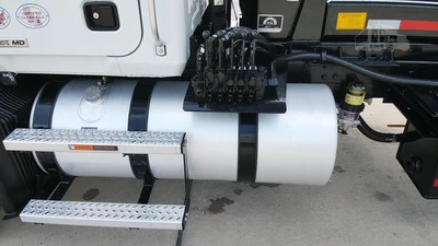 New | in-Stock 2025 MACK MD6 Rolloff Trucks Texas US | Roll Off Truck World #1491867