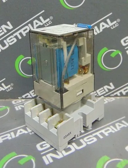 Allen Bradley 700-HAX2Z01-3-4 General Purpose Relay with Base Used